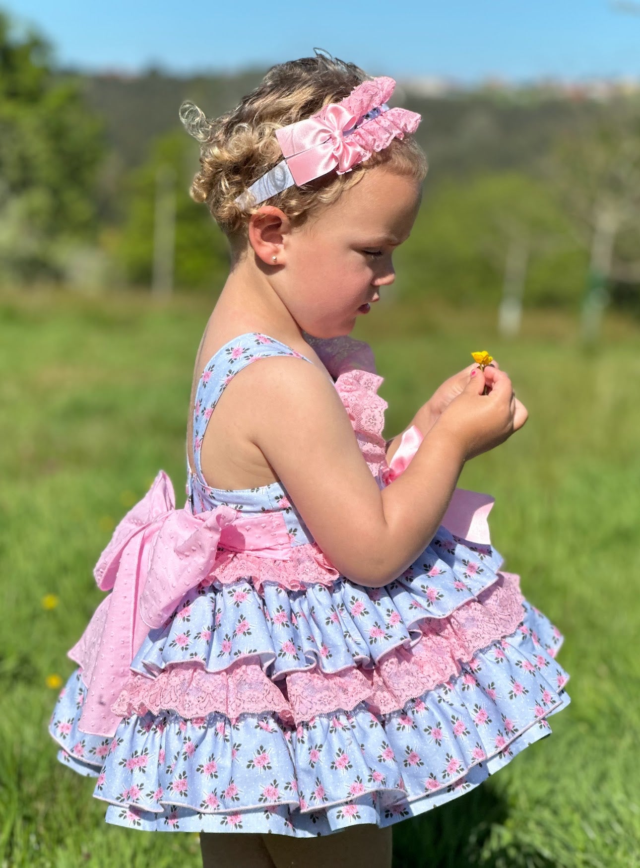 VE25-24 Pink & Blue Puffball