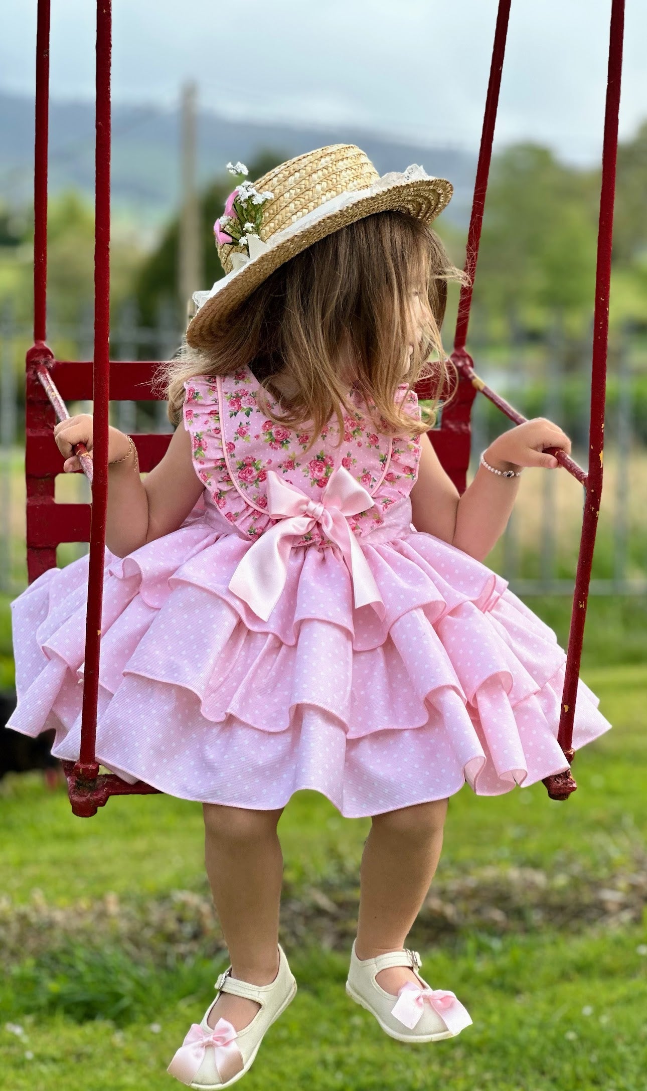 VE25-25 Pink Polka Dot Puffball