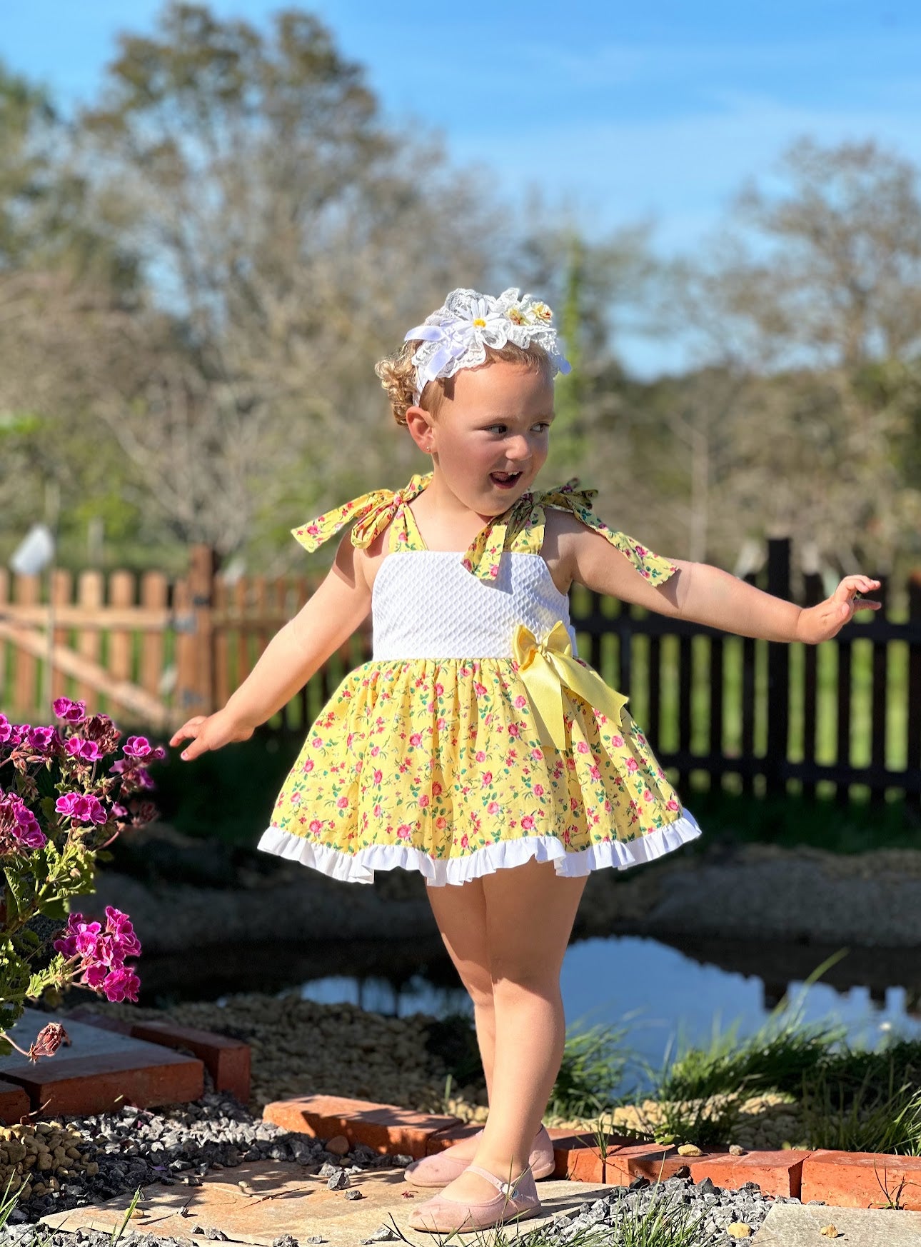 VE25-26 Yellow Floral Puffball