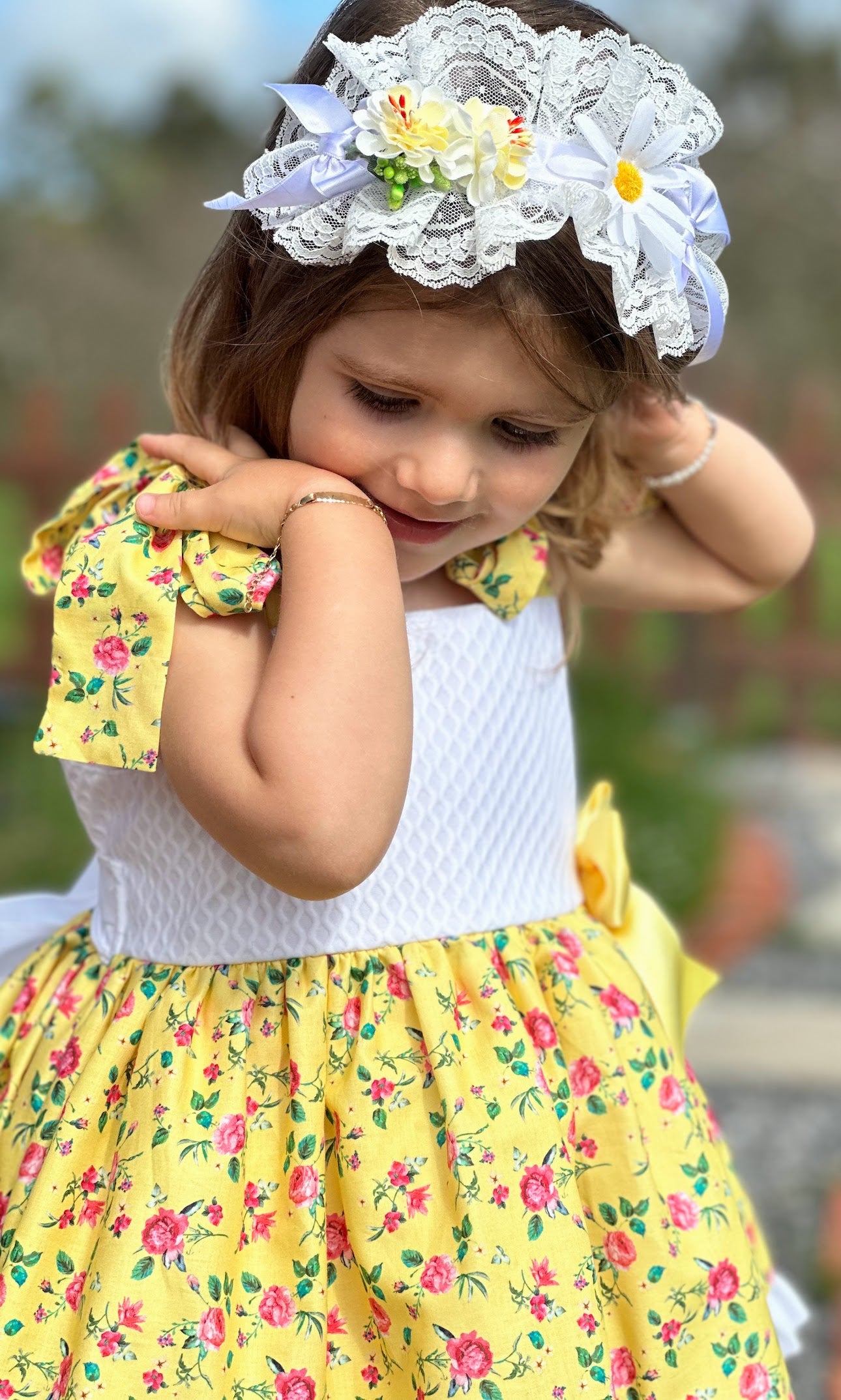 VE25-26 Yellow Floral Puffball