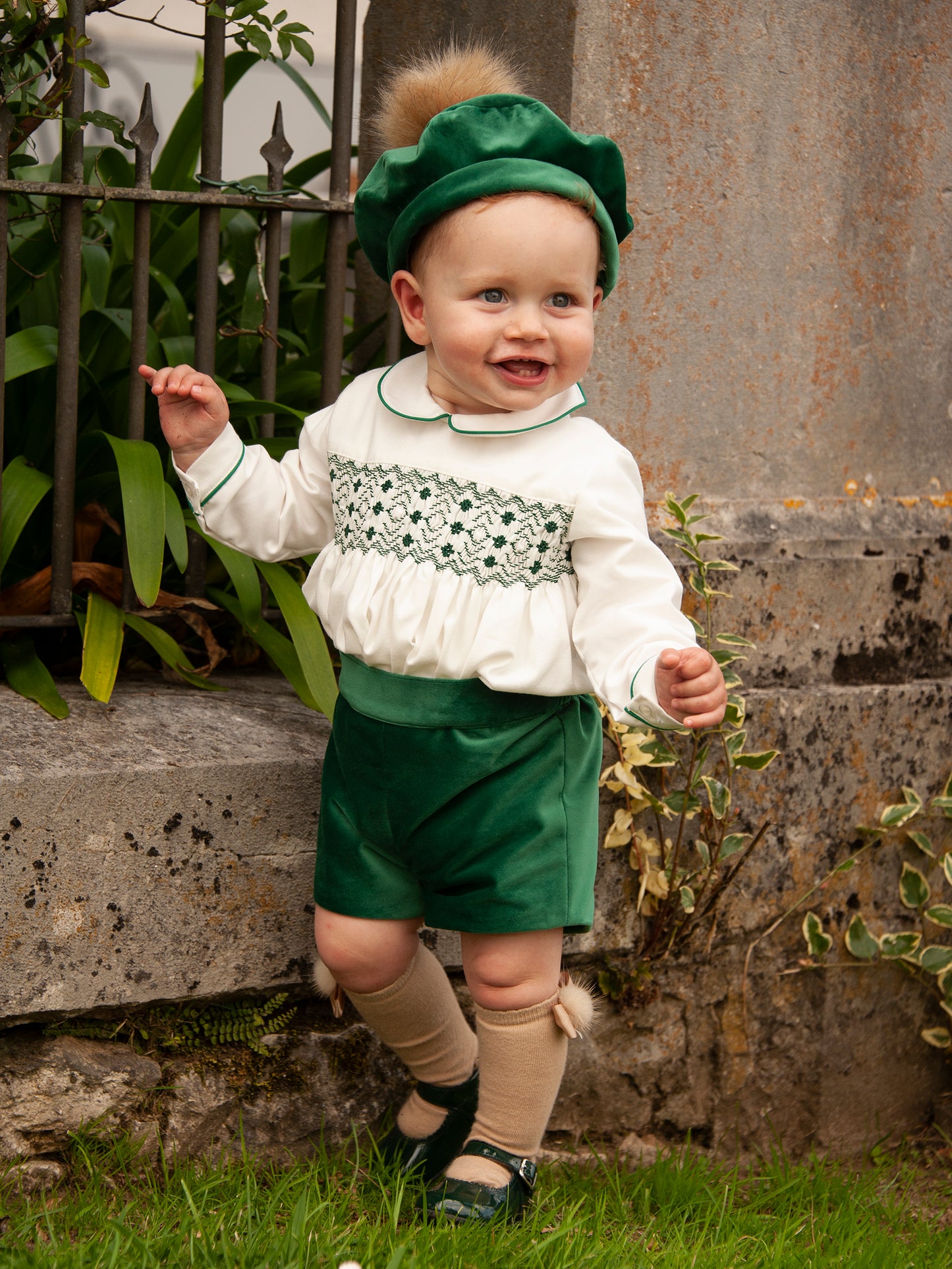IN23-34 Green smocked boys set
