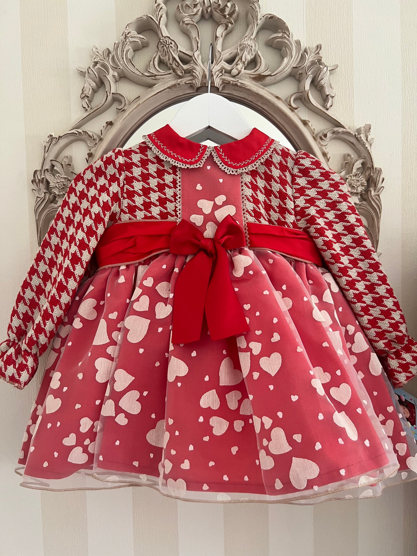 IN23-009 Red dogtooth & heart puffball dress